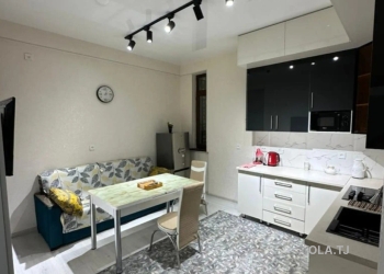 Офис в аренду, В жилом доме, 74 м²