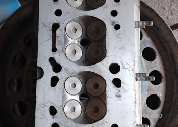 Головка мотора на Opel 1.6 16