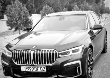 BMW 7 серия,  2012