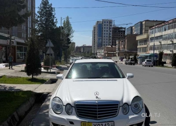Mercedes-Benz E-Класс,  2008