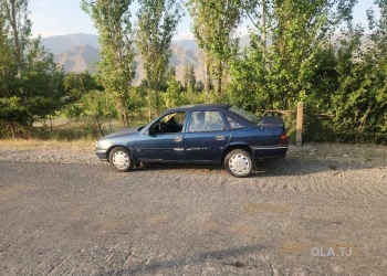 Opel Vectra A,  1989