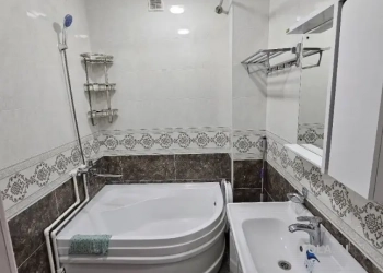 3 комнатная квартира, 2 этаж,