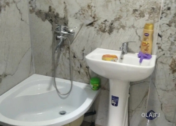 Комната в 4 комнатной квартире, Цокольный/,