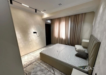 3 комнатная квартира, 2 этаж, 80 м²