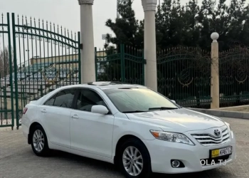 Toyota Camry,  2011