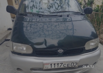 Nissan Serena,  1999